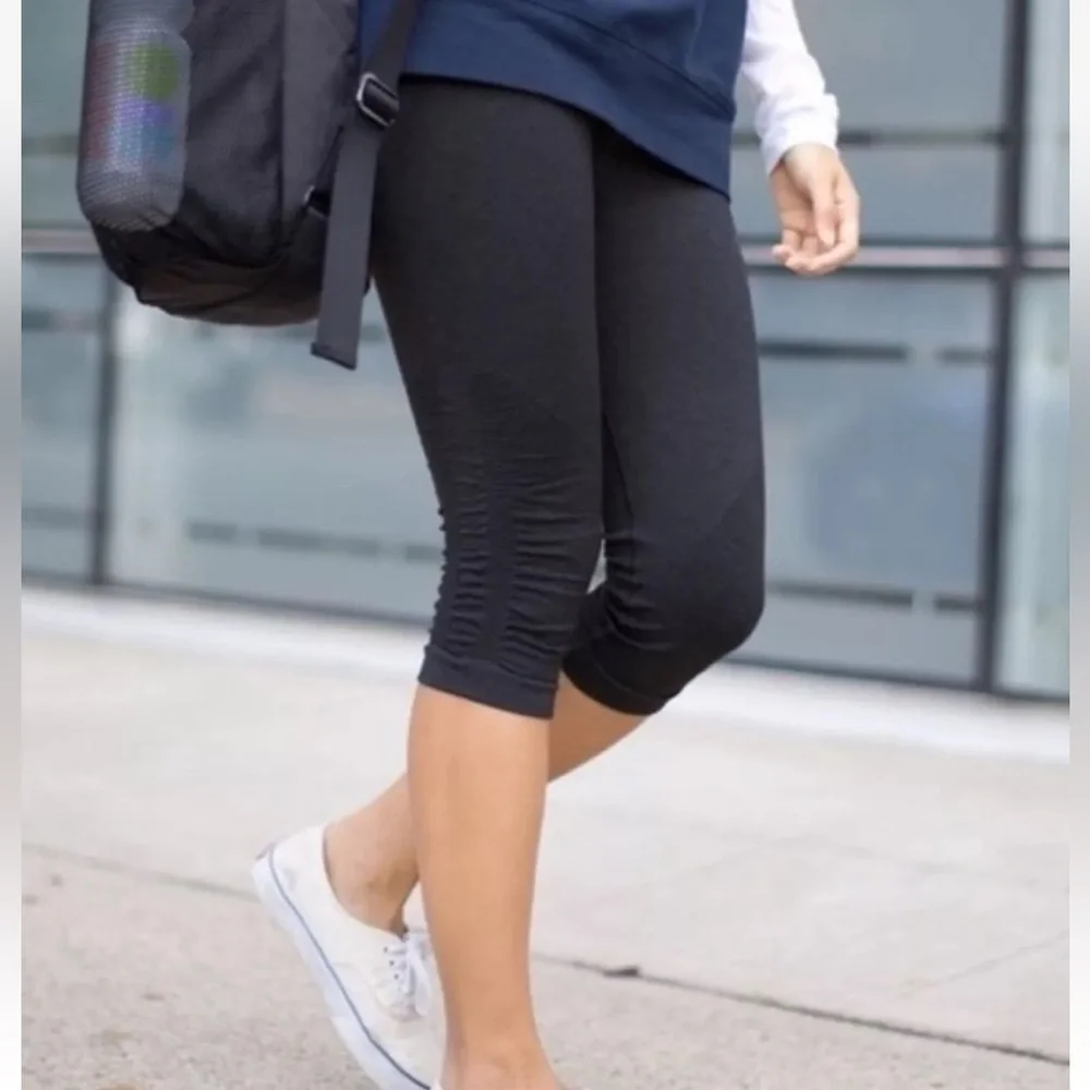 Lululemon Yoga Leggings | Size 4 In the Flow Charcoal Grey Crop Rouched Seamless